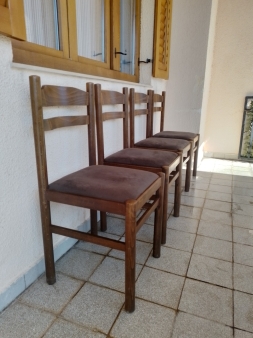 4 stolice 