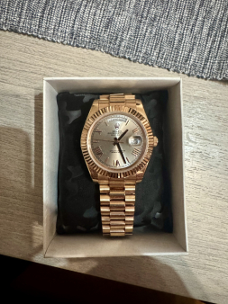 Prodajem Rolex daydate rose gold