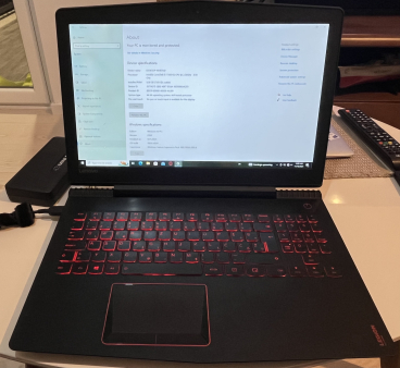 Laptop LENOVO Y-520