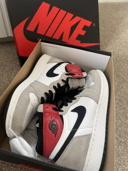 Patike JORDAN 1 RETRO HIGH OG SMOKE GRAY - BROJ 44