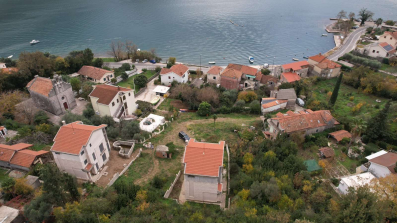 Vila u izgradnji (65% završena), 50m od mora, Kamenari, Herceg Novi