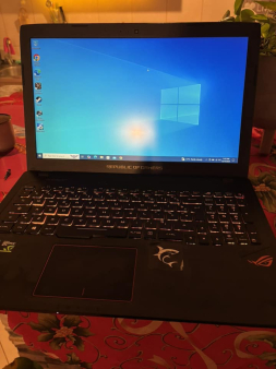 Laptop Asus Republic of gamers gl553v