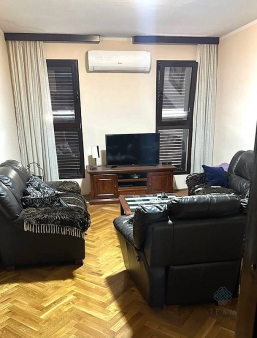 Cetinje, Centar grada, dvosoban stan 76m²