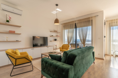 Dvosoban stan, 80m2, Tivat, Izdavanje 