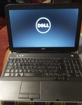 Dell i5, 2 x 2.7 Ghz, 256 gb SSD, 8gb Ram