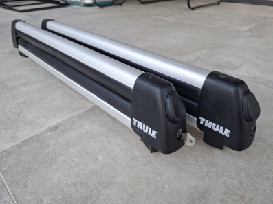 Thule nosaci za 5-6 pari skija ili 4 snowboarda,aluminijumski