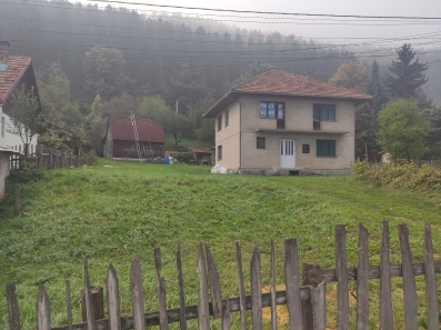 Prodajem kucu u Pljevljima