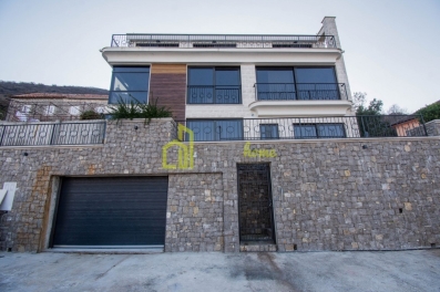 Kuća-Vila 300m2, Kotor