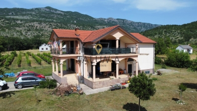 Prodaje se kuća 336m2+3.356m2, Martinići, Danilovgrad | ID: ML 178