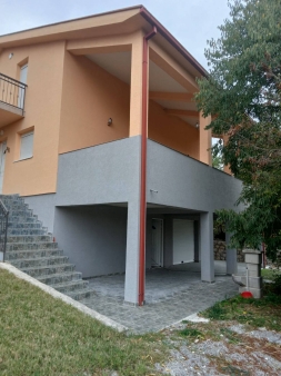 Za prodaju trosobna kuca 130m2, Pazici, Danilovgrad