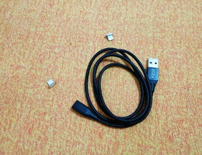Za prodaju magnetni kabl za iPhone Lightning