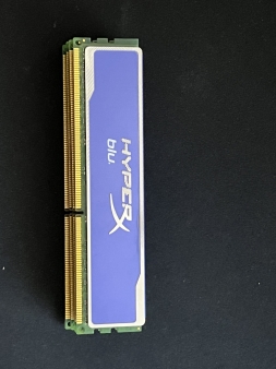 Za prodaju ram memorija Kingston HyperX Blue DDR3