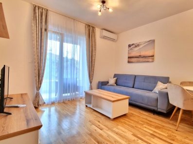 Luksuzni apartman WAVE 18  sa pogledom na more u Bečićima
