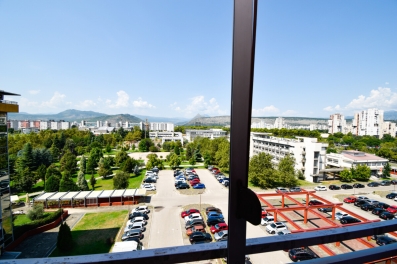 Dvosoban stan 70m2 + parking, Preko Morače - Podgorica