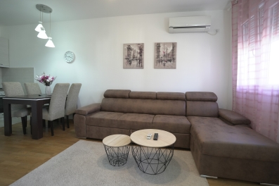 Izdavanje - lijep jednosoban stan 42m2, City kvart, Podgorica