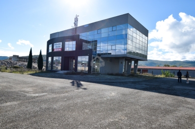 Poslovna zgrada 1.600m2 na placu 15.000m2, Bandići - Danilovgrad