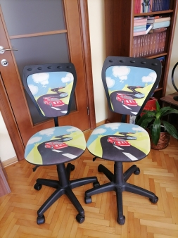 Dvije radne stolice 
