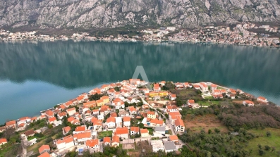 Prčanj, Kotor-Urbanizovan Plac s Pogledom na More: 2553m2, Idejno Rješenje za Izgradnju 5 Vila