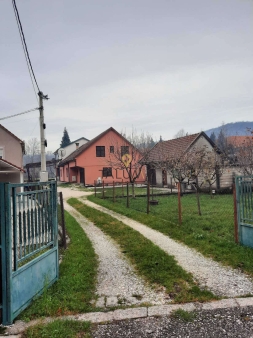 Prodaje se namještena kuća 220m2, Cetinje | ID: A 040