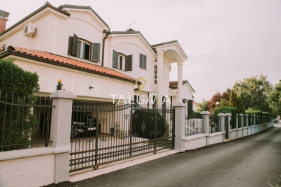 Prodaje se kuća 450m2 na placu od 1550m², Zagorič | ID: ML 335