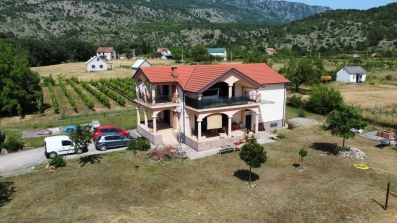 Kuća 330m2, Sige, Danilovgrad, Prodaja