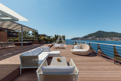 BUDVA,DUKLEY GARDENS-Trosoban penthouse od 282m² sa terasom od 235m² i direktnim pogledom na more (Mogućnost plaćanja u kriptovalutama)