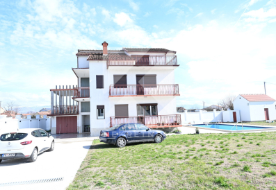 Izdavanje, Kuća, Podgorica, Golubovci, 350m2