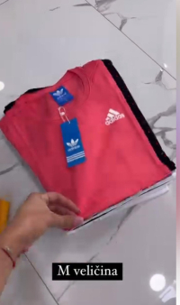 Majica Adidas sa etiketom