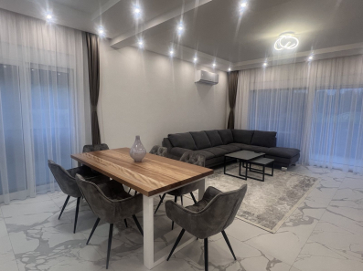 Trosoban stan 120m2, Bar, Izdavanje