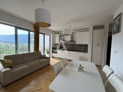 Dobrota, Kotor-Dvosoban stan 78m² sa 24m² terase i pogledom na more u kompleksu sa bazenom i teretanom