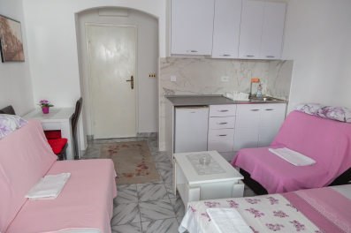 Iznajmljujem apartman u Budvi