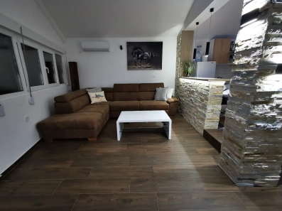 Dvosoban stan 100m2, Bijeli Do, Budva, Izdavanje