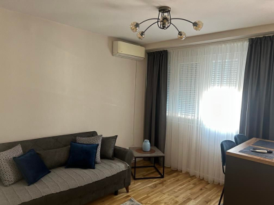 Jednosoban stan 30m2, Centar, Tivat, Izdavanje