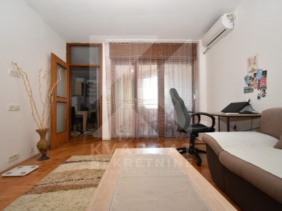 Prodaja, Jednosoban stan, Podgorica, Blok 5, 60m2