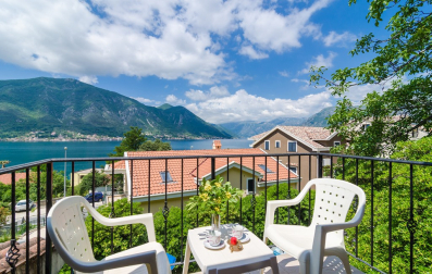 Trosoban stan 60m2, Kotor  Izdavanje