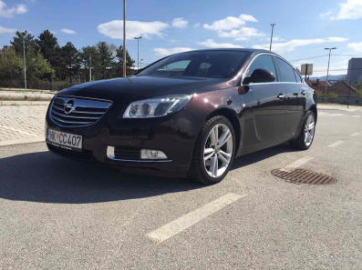 Opel Insignia 2.0 automatik 2011.