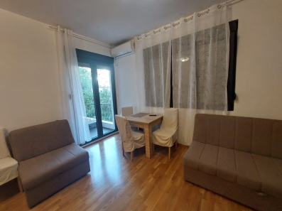 Garsonjera, 25m2, Tivat, Izdavanje