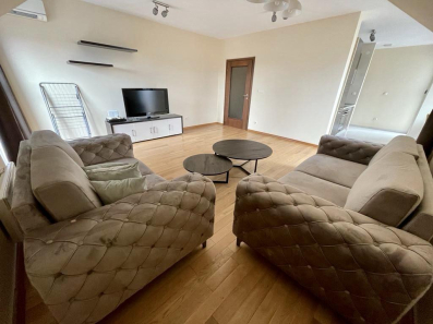 Dvosoban stan, 85m2 + parking, Centar, Podgorica, Prodaja