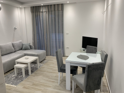 Garsonjera, 40m2, Tivat, Izdavanje