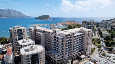 Nov studio apartman 42,7m² na prvoj liniji do mora, Budva