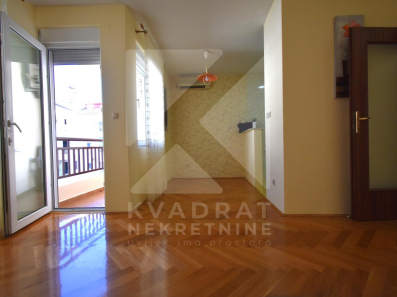 Prodaja, Dvosoban stan, Podgorica, Blok 9, 65m2