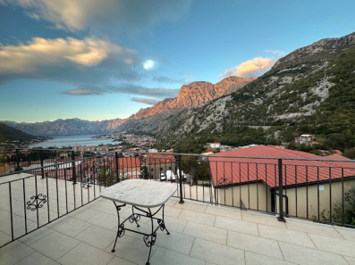 Izdavanje komfornog jednosobnog stana povrsine 60m2, Kotor (Skaljari).