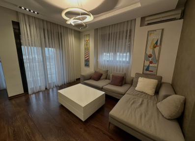 Trosoban stan, 90m2, Centar, Budva, Izdavanje