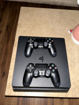 Playstation 4 slim 500 gigabajta