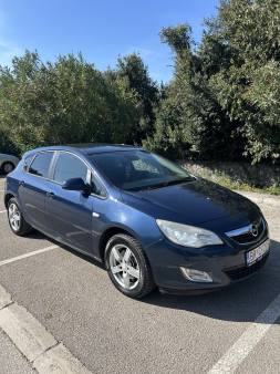 Opel Astra J