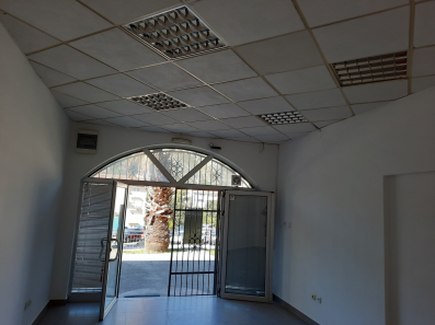 Poslovni prostor, 30m2, Dobrota, Kotor, Izdavanje