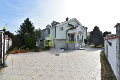 Kuća 350m2, Zabjelo