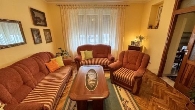 Prodaje se dvosoban stan u Centru Podgorice, sprat 3, 84m2, 215.000, 067416732