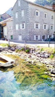 Prelepa kamena kuća na prvoj liniji do mora u Muo, Kotor