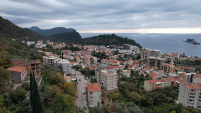 Urbanizovan plac 360 m² sa pogledom na more, Petrovac